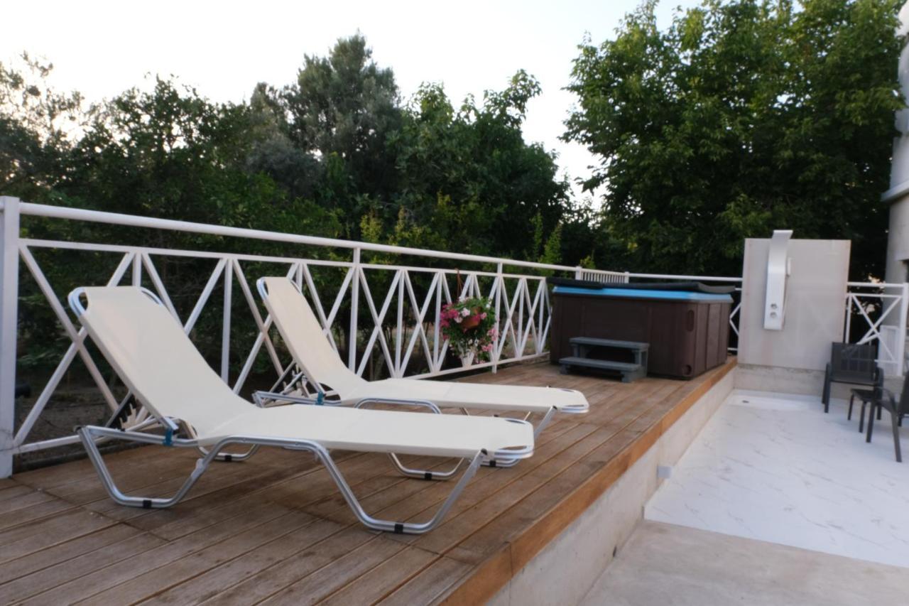 Luxury Fani House Next To Harbor Area With Jacuzzi Lägenhet Paphos Exteriör bild